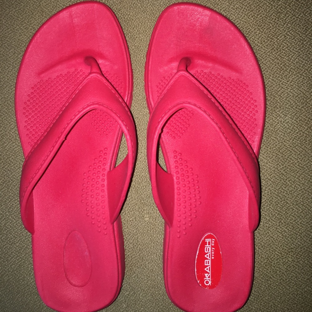 Okabashi Women's Flip Flop- Pomegranate- M